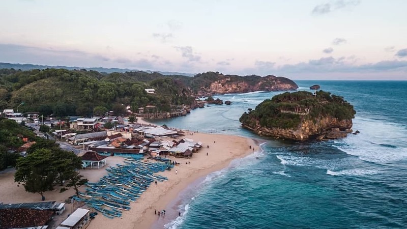 Pantai Drini Jogja, Pesona Pantai yang Tenang di Gunung Kidul