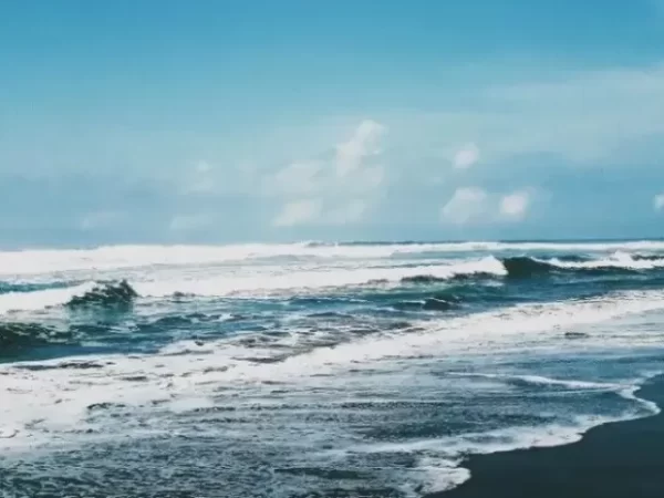 Pantai Parangkusumo, Pesona Pantai Eksotis yang Berbalut Legenda di Jogja