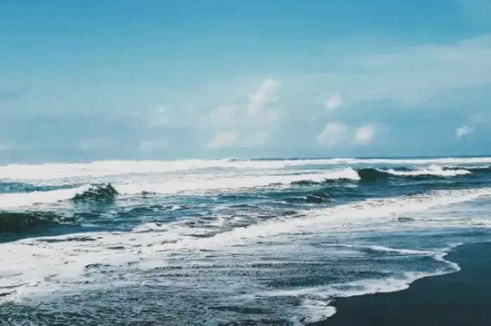 Pantai Parangkusumo, Pesona Pantai Eksotis yang Berbalut Legenda di Jogja