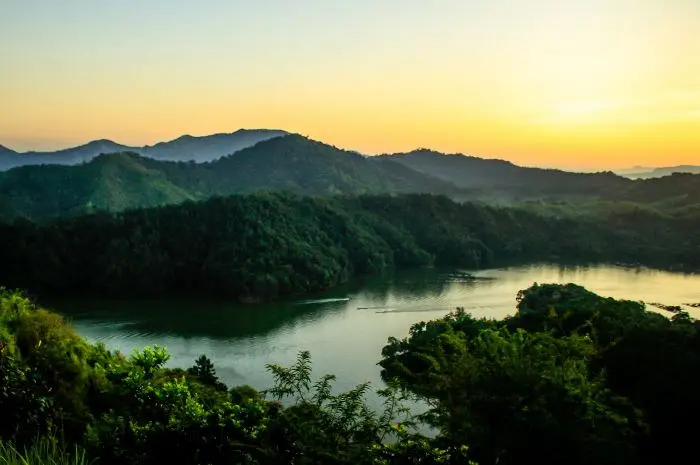 Tempat Wisata di Kalimantan Selatan yang Cocok untuk Petualangan Seru